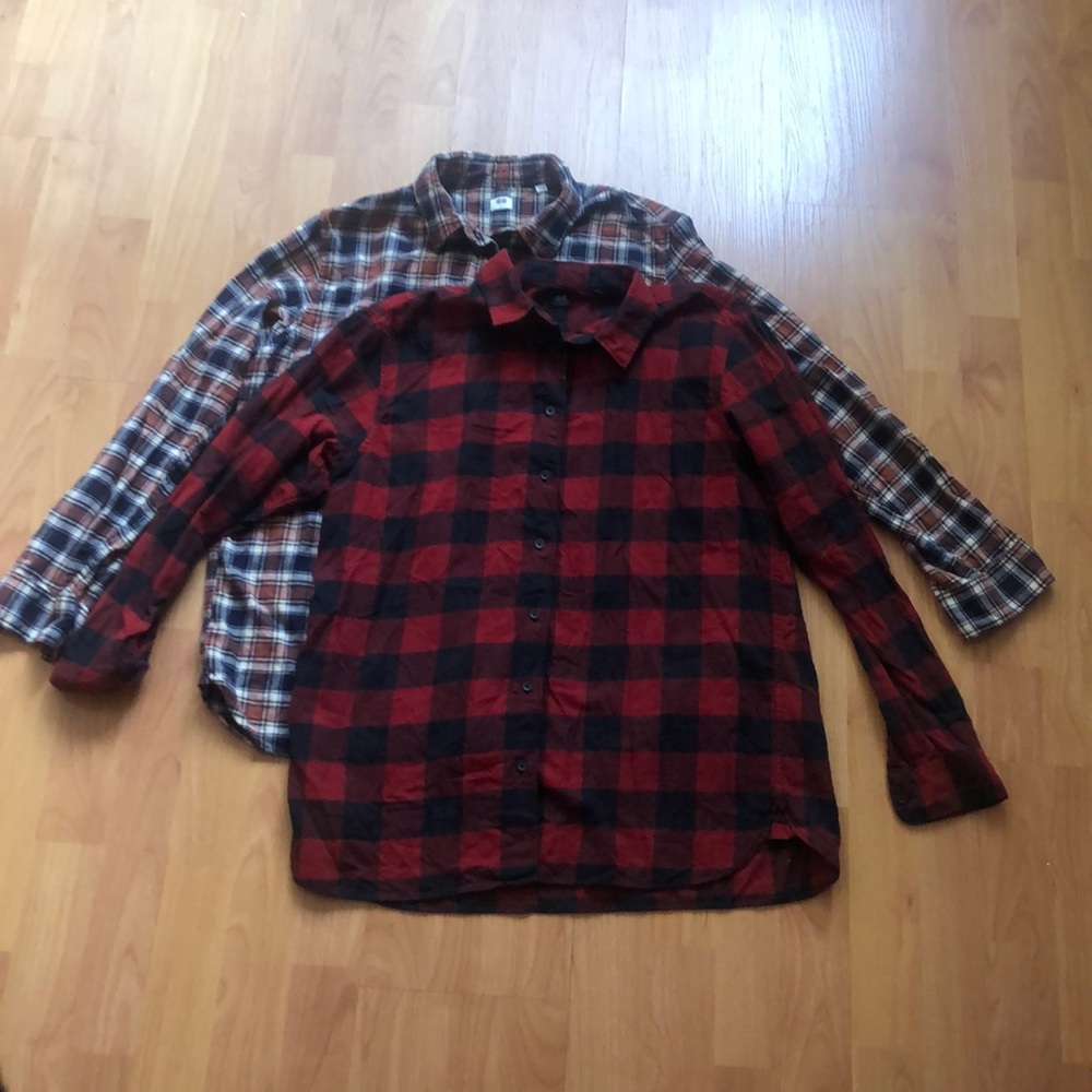 Uniqlo Women’s flannel shirts size Large 2 pack